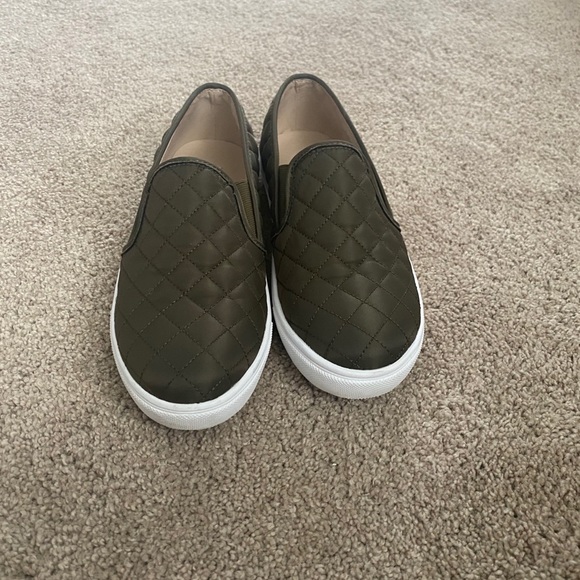 OLIVE STEVEN MADDEN ECENTRQ - Picture 2 of 3